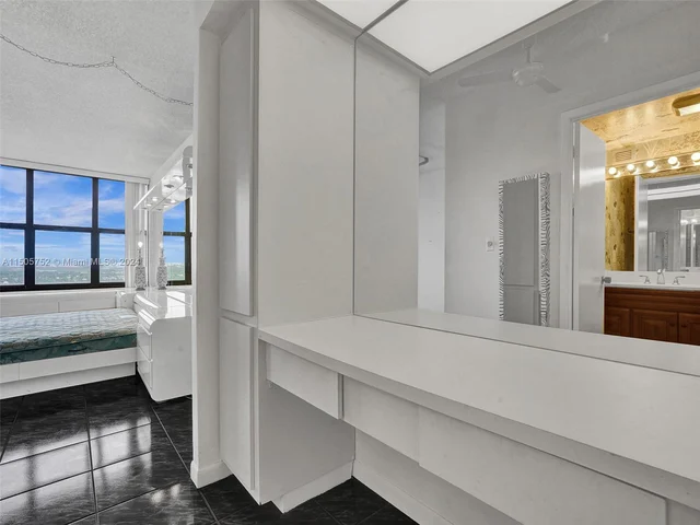 2500 Parkview Dr # 2307, Hallandale Beach FL 33009