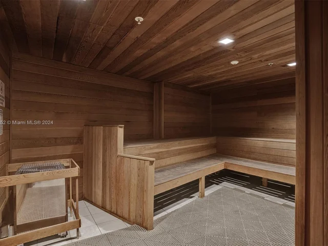 2500 Parkview Dr # 2307, Hallandale Beach FL 33009