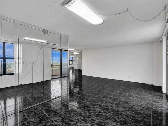 2500 Parkview Dr # 2307, Hallandale Beach FL 33009