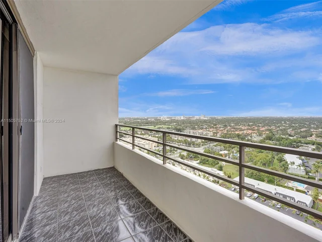2500 Parkview Dr # 2307, Hallandale Beach FL 33009