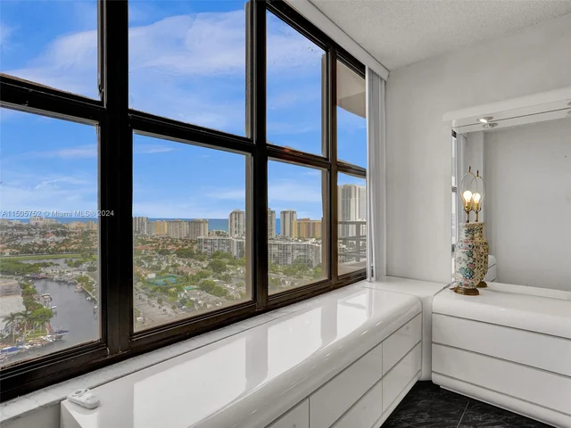 2500 Parkview Dr # 2307, Hallandale Beach FL 33009