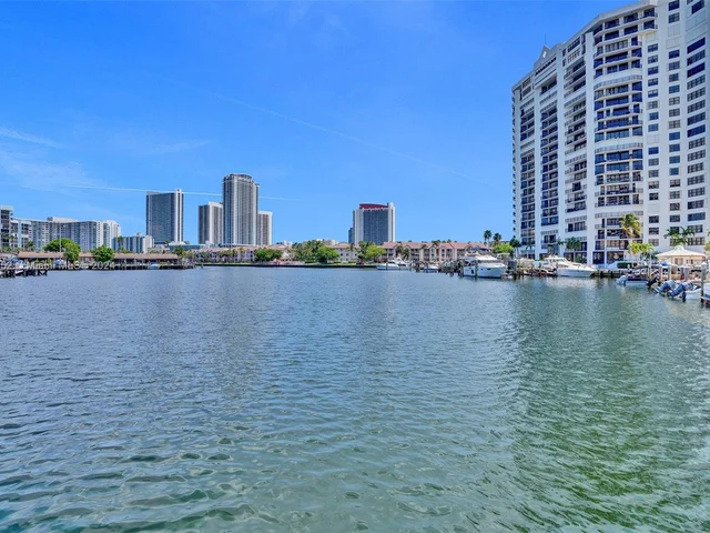 2500 Parkview Dr # 2307, Hallandale Beach FL 33009