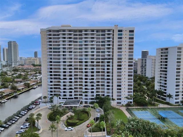 2500 Parkview Dr # 2307, Hallandale Beach FL 33009