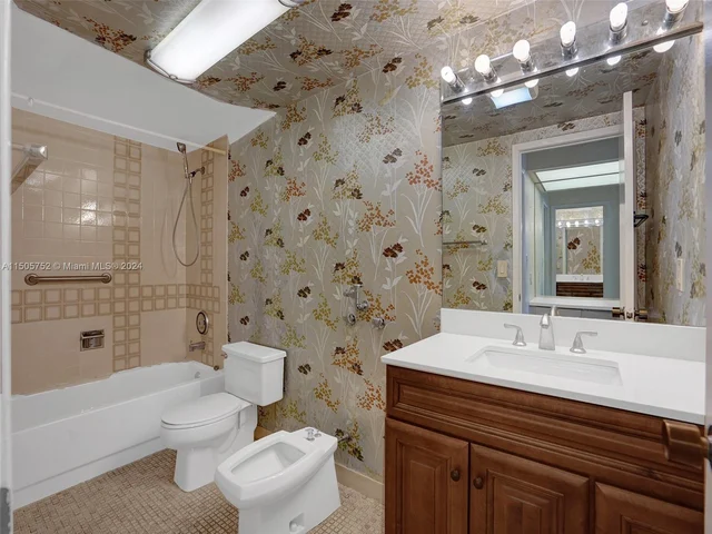 2500 Parkview Dr # 2307, Hallandale Beach FL 33009