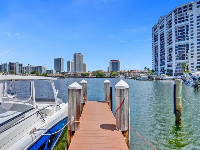 2500 Parkview Dr # 2307, Hallandale Beach FL 33009