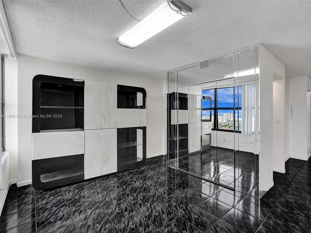 2500 Parkview Dr # 2307, Hallandale Beach FL 33009