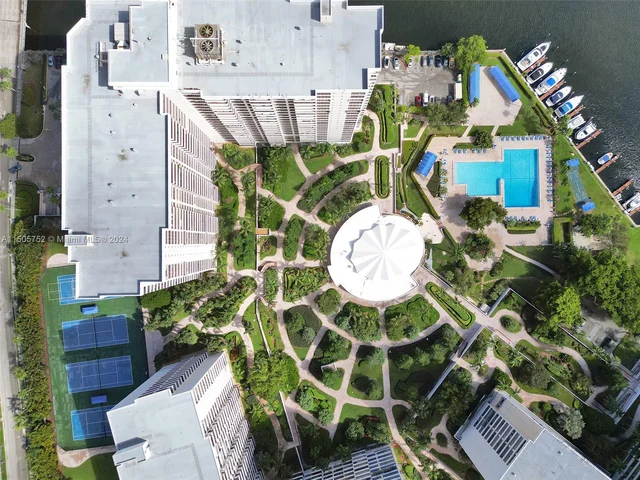 2500 Parkview Dr # 2307, Hallandale Beach FL 33009