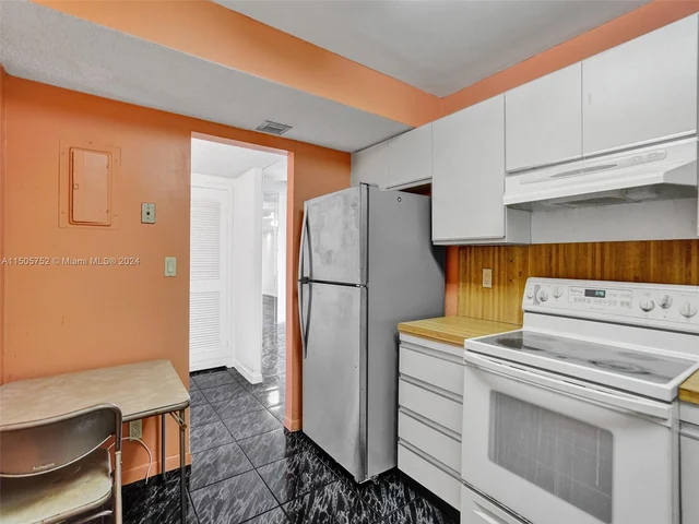 2500 Parkview Dr # 2307, Hallandale Beach FL 33009