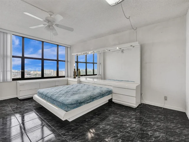 2500 Parkview Dr # 2307, Hallandale Beach FL 33009