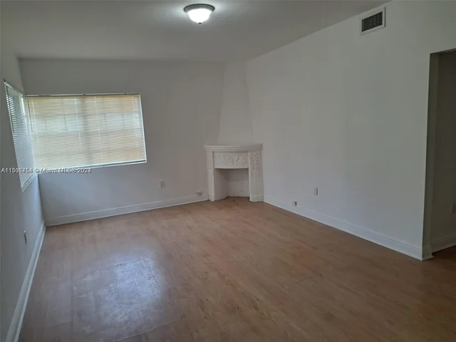 1219 Meridian Ave # 4, Miami Beach FL 33139