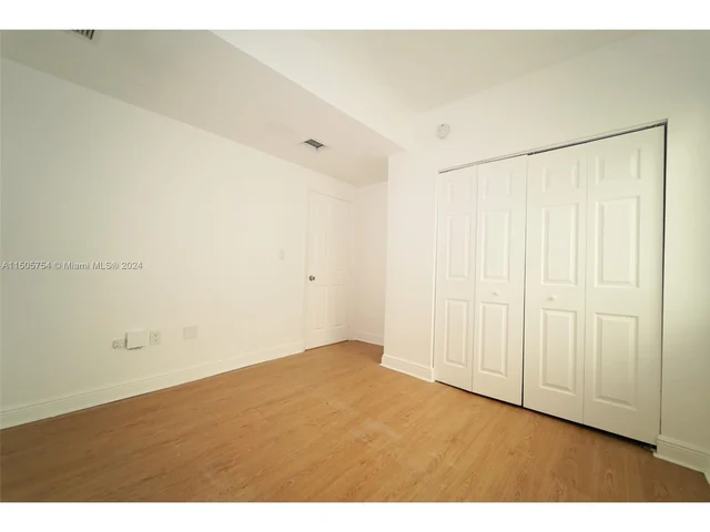 1219 Meridian Ave # 4, Miami Beach FL 33139