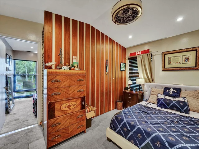 2060 NE 55th St, Fort Lauderdale FL 33308