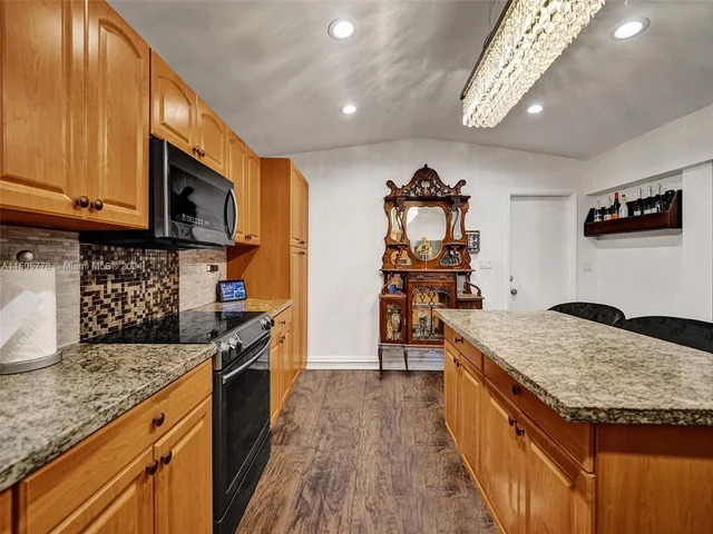 2060 NE 55th St, Fort Lauderdale FL 33308