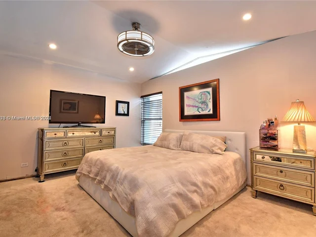 2060 NE 55th St, Fort Lauderdale FL 33308