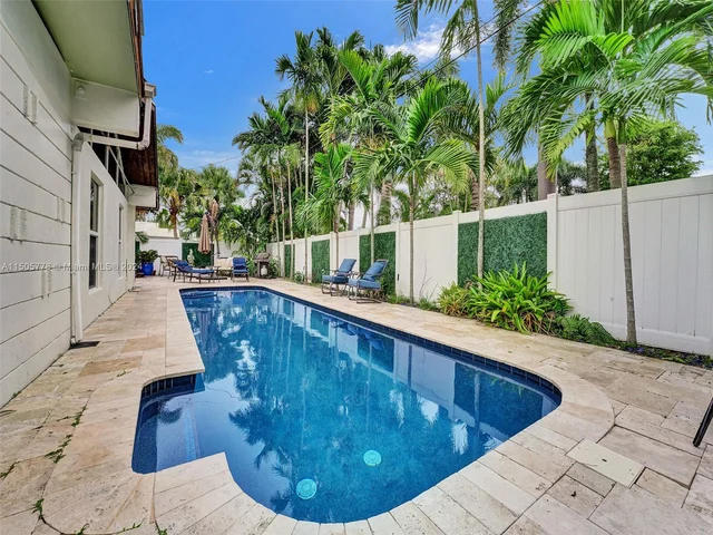 2060 NE 55th St, Fort Lauderdale FL 33308