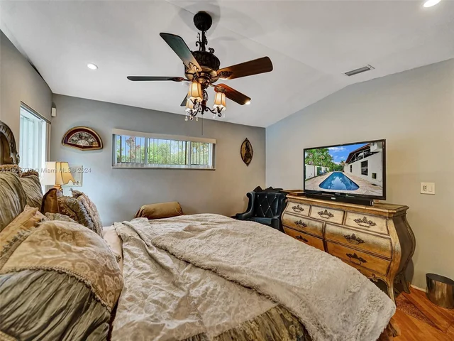 2060 NE 55th St, Fort Lauderdale FL 33308