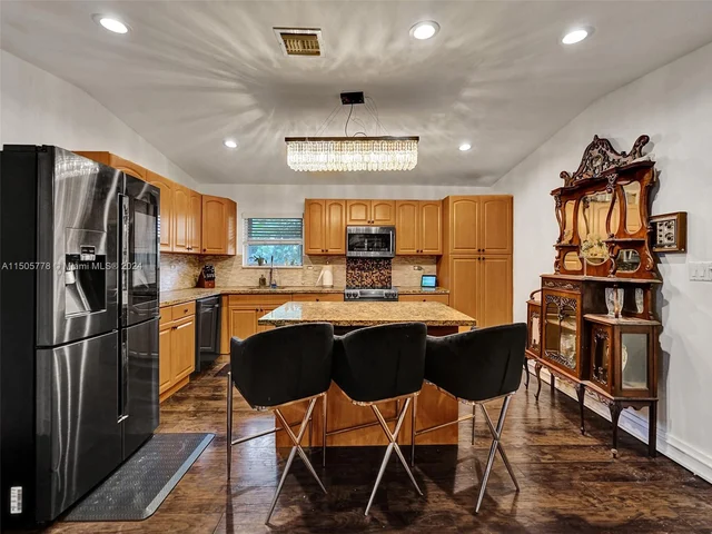 2060 NE 55th St, Fort Lauderdale FL 33308