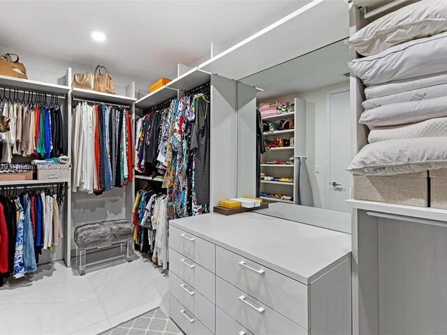 16901 Collins Ave # 901, Sunny Isles Beach FL 33160