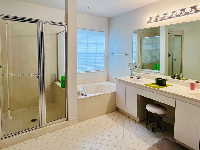 612 Cambridge Ter, Weston FL 33326