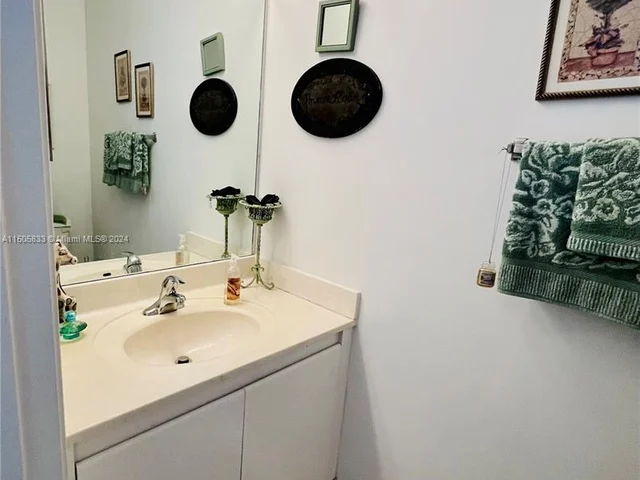 612 Cambridge Ter, Weston FL 33326