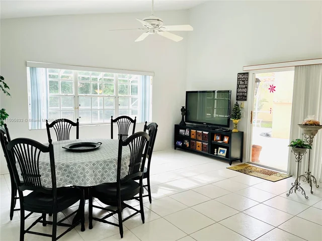 612 Cambridge Ter, Weston FL 33326