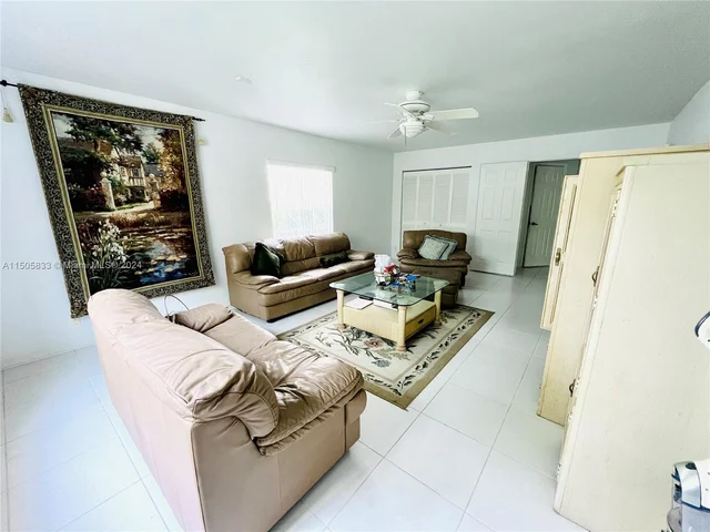 612 Cambridge Ter, Weston FL 33326