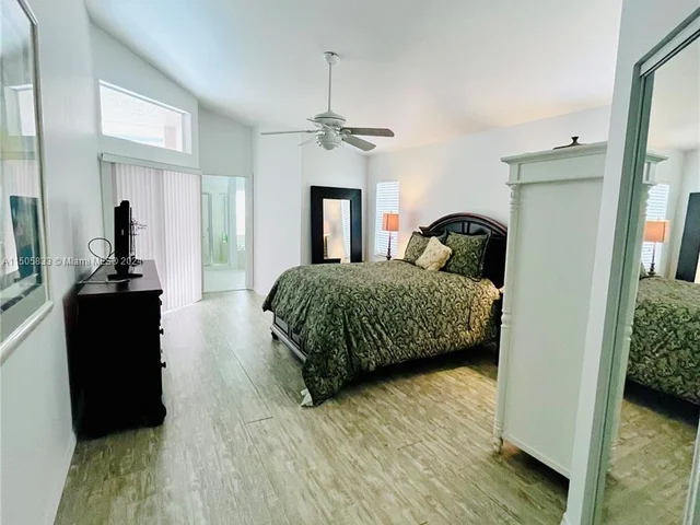 612 Cambridge Ter, Weston FL 33326