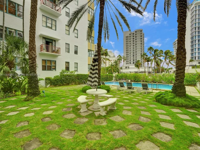 2421 Lake Pancoast Dr # 6A, Miami Beach FL 33140