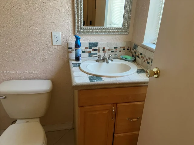 301 N Pine Island Rd # 117, Plantation FL 33324