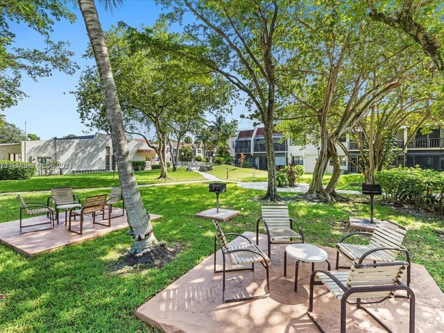 301 N Pine Island Rd # 117, Plantation FL 33324