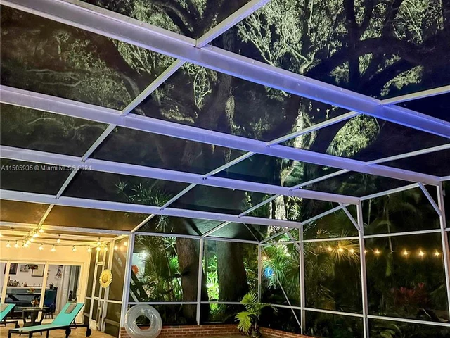 19901 NE 21st Ave, Miami FL 33179