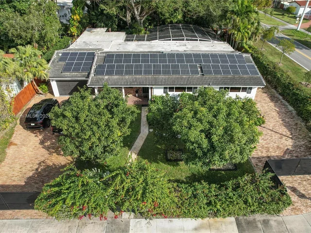 19901 NE 21st Ave, Miami FL 33179