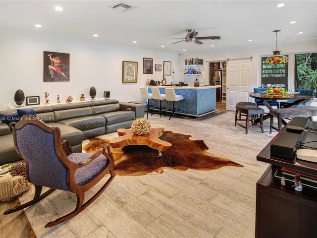 19901 NE 21st Ave, Miami FL 33179