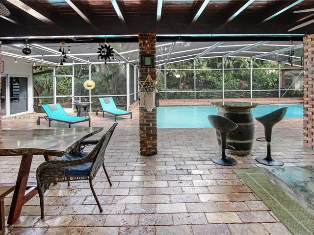 19901 NE 21st Ave, Miami FL 33179