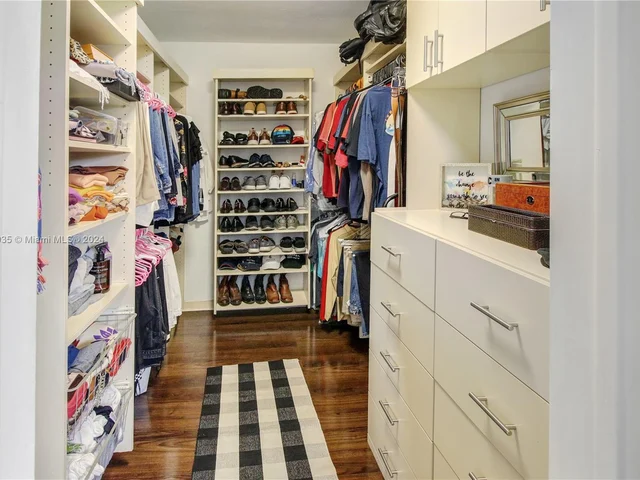 19901 NE 21st Ave, Miami FL 33179