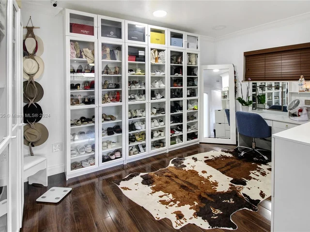 19901 NE 21st Ave, Miami FL 33179