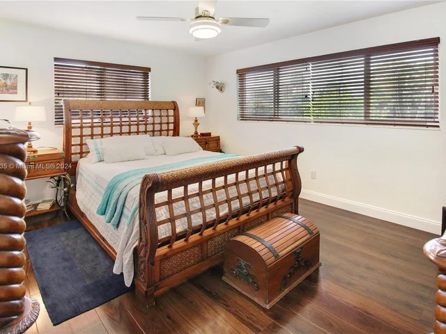 19901 NE 21st Ave, Miami FL 33179