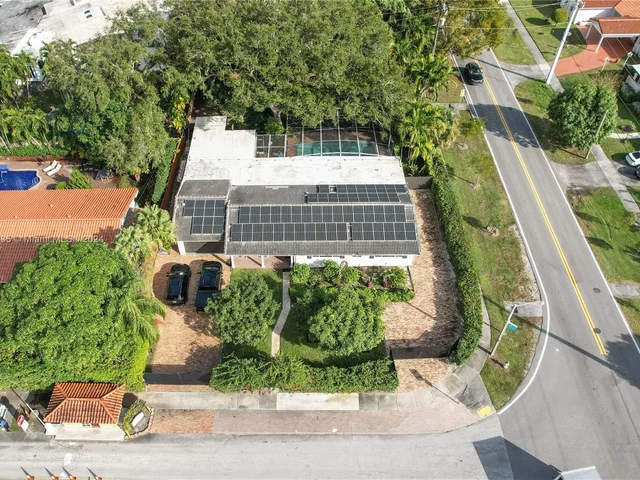 19901 NE 21st Ave, Miami FL 33179