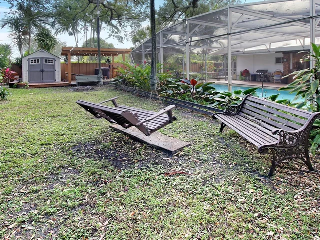 19901 NE 21st Ave, Miami FL 33179