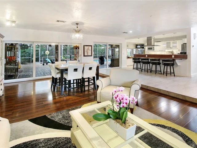 19901 NE 21st Ave, Miami FL 33179