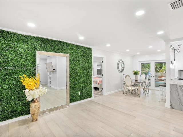 515 Lafayette Dr, Miami Springs FL 33166