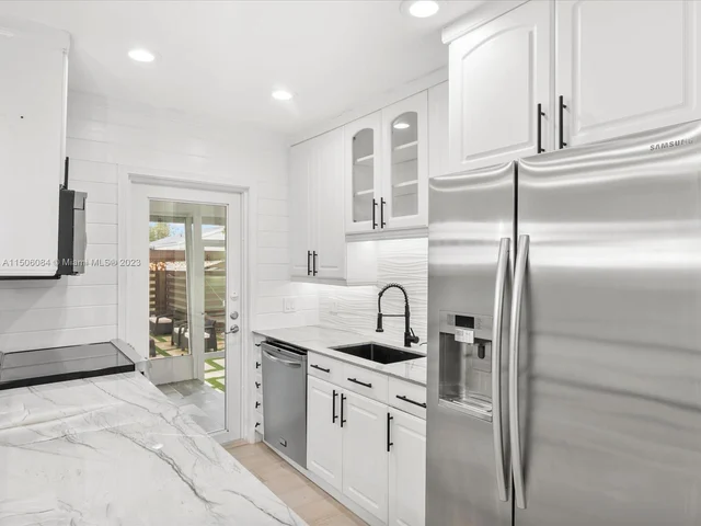 515 Lafayette Dr, Miami Springs FL 33166