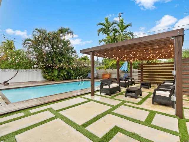 515 Lafayette Dr, Miami Springs FL 33166