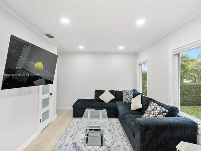 515 Lafayette Dr, Miami Springs FL 33166