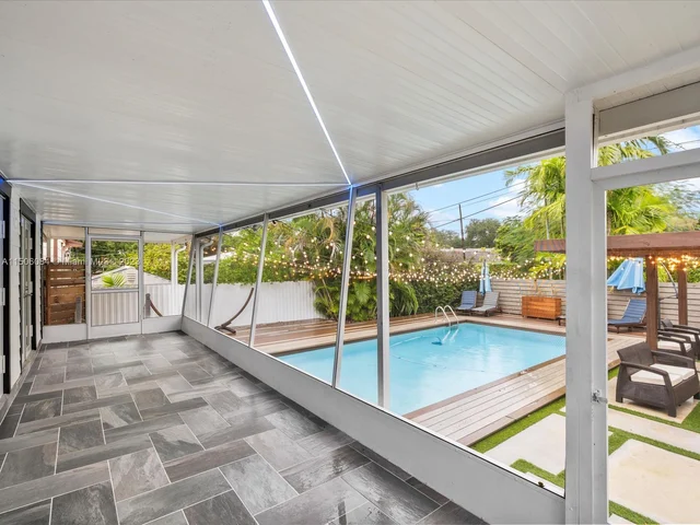 515 Lafayette Dr, Miami Springs FL 33166