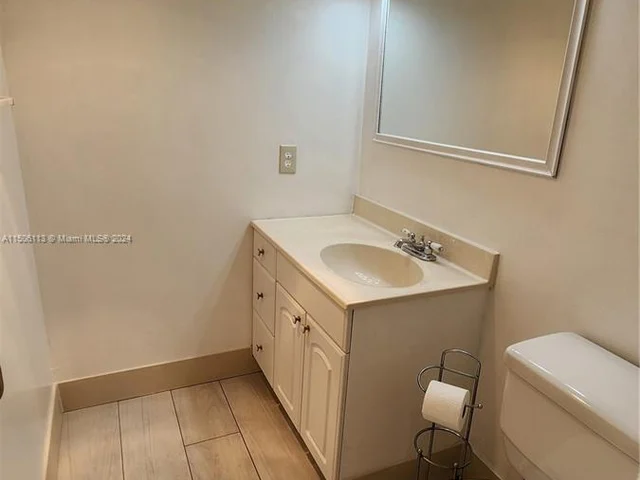 141 SE 3rd Ave # 105, Dania Beach FL 33004