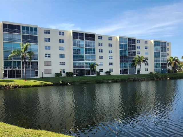 141 SE 3rd Ave # 105, Dania Beach FL 33004