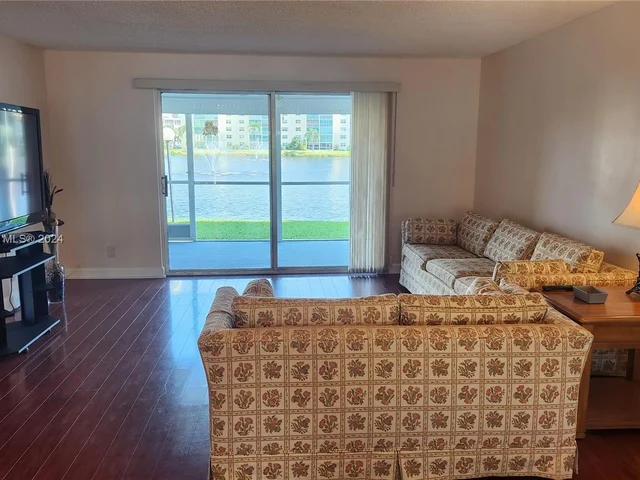 141 SE 3rd Ave # 105, Dania Beach FL 33004