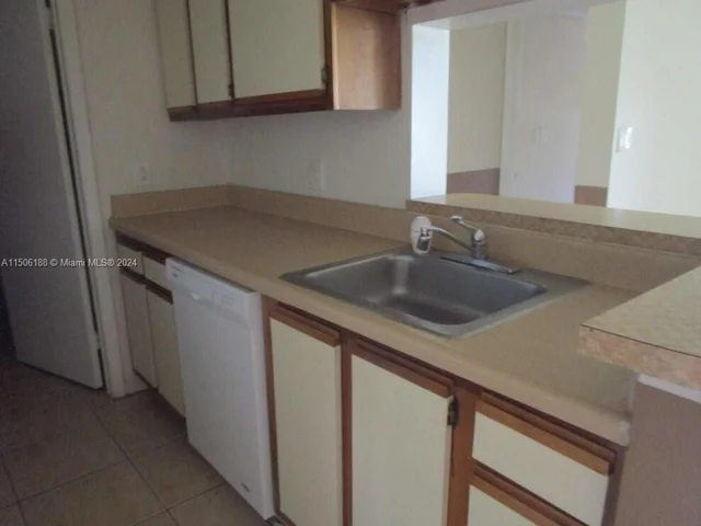 5654 Rock Island Rd # 226, Tamarac FL 33319