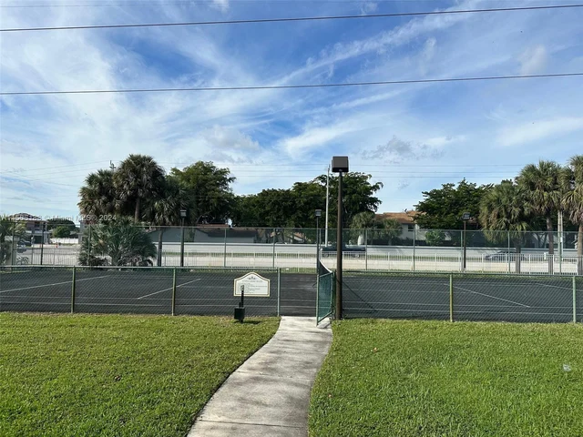 5654 Rock Island Rd # 226, Tamarac FL 33319